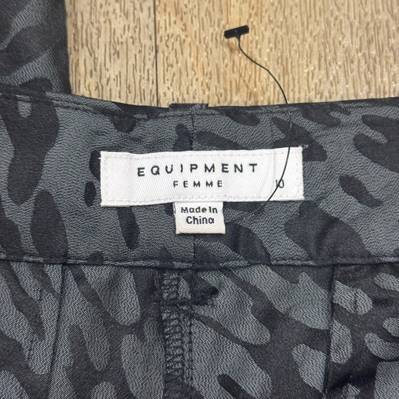 NWOT Equipment Femme Chic Animal Print Wide-Leg Trousers - Picture 7 of 10